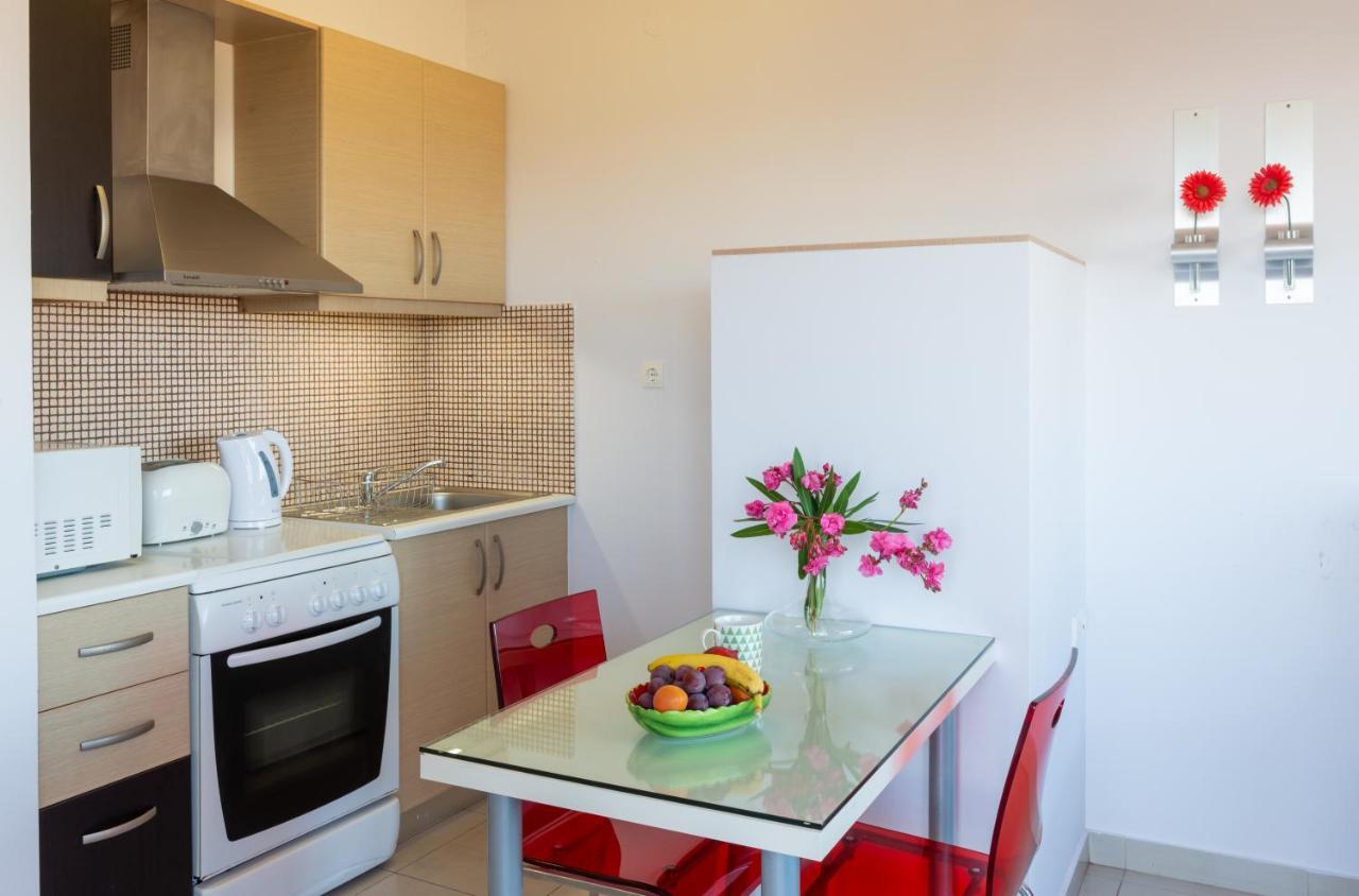 Caravella Luxury Apartments Палиохора Екстериор снимка