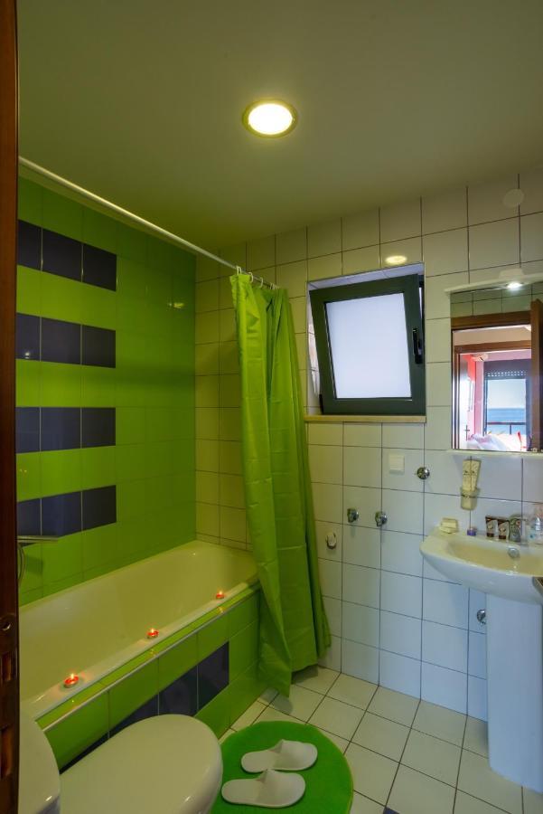 Caravella Luxury Apartments Палиохора Екстериор снимка