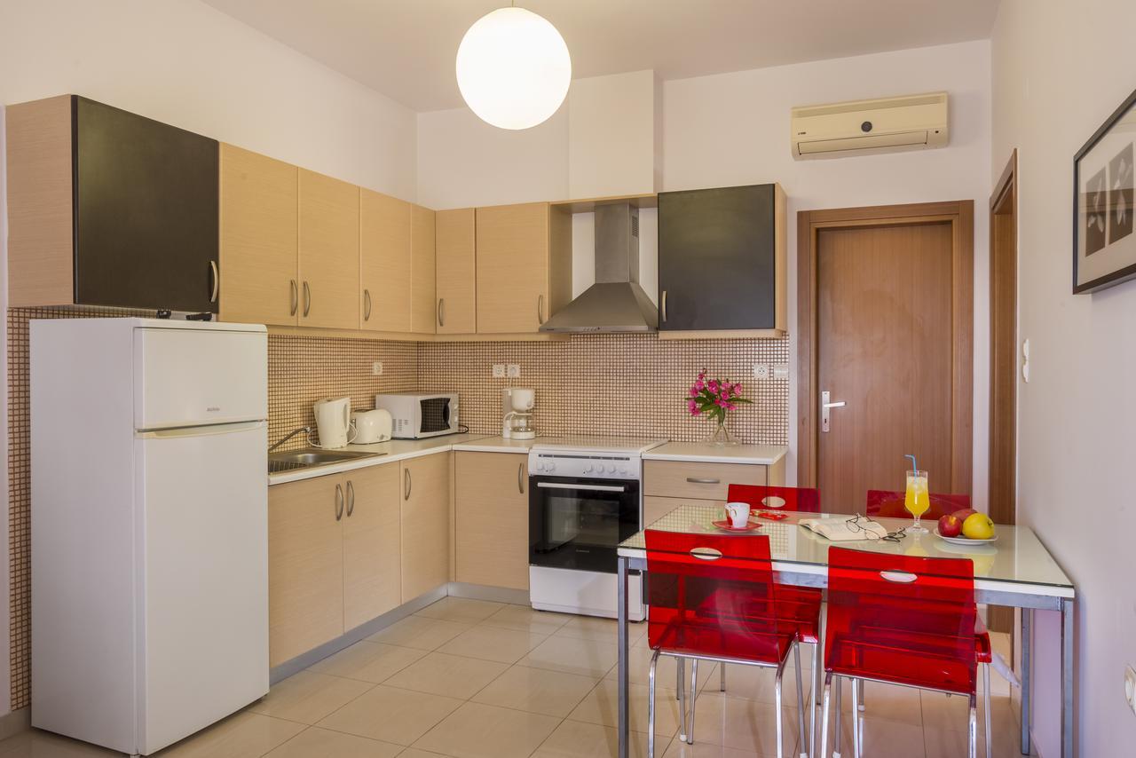 Caravella Luxury Apartments Палиохора Екстериор снимка